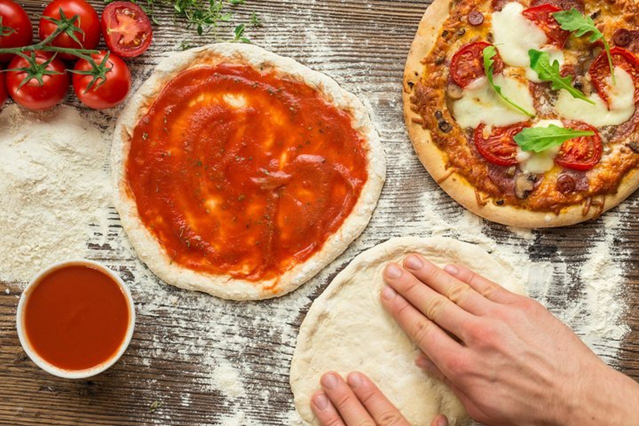 Cesarine: lezione di pizza e tiramisù a casa di un locale a Pescara — 4