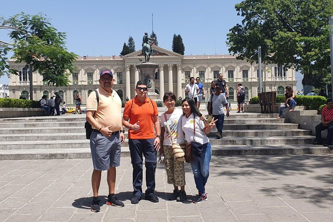 Tour a piedi di mezza giornata nel centro di San Salvador e degustazione di Pupusas