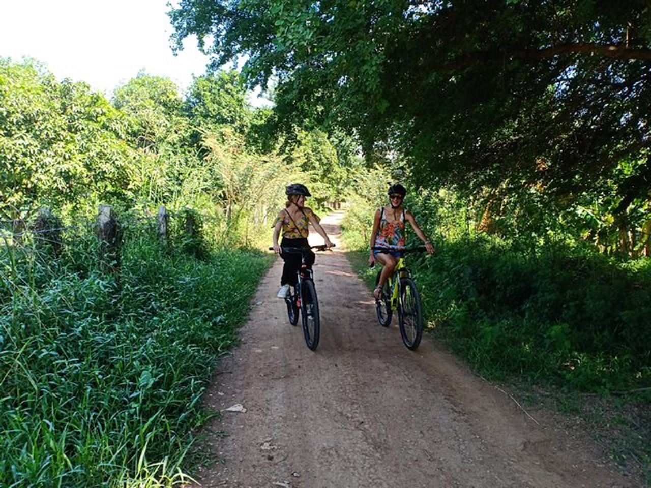 Avventura in bicicletta a Silk Island e pranzo con la gente del posto — 5