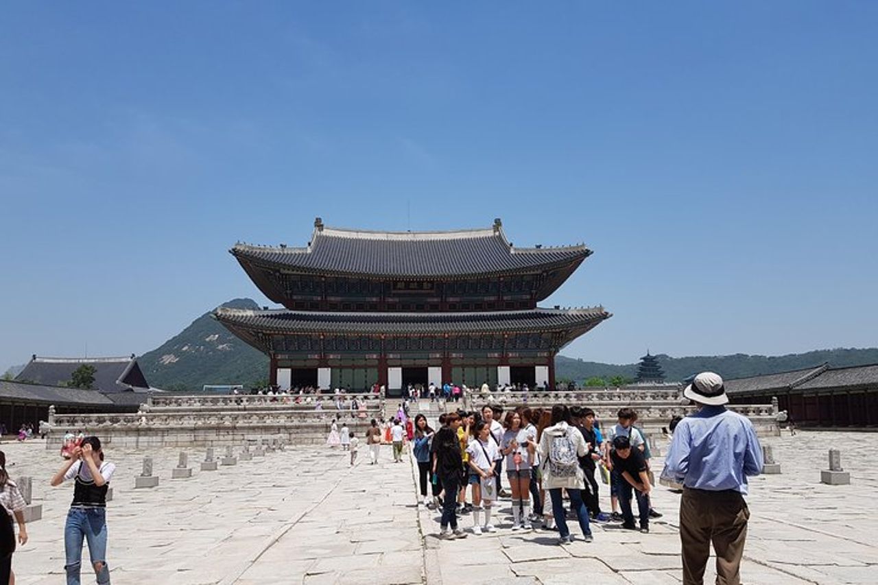 Tour turistico di Seul con il palazzo Gyeongbokgung, la N Seoul Tower e il villaggio Namsangol Hanok