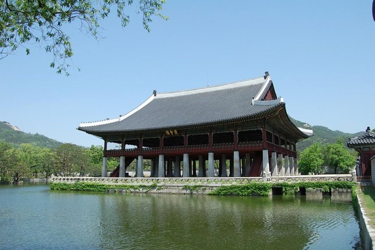 Tour turistico di Seul con il palazzo Gyeongbokgung, la N Seoul Tower e il villaggio Namsangol Hanok — 2