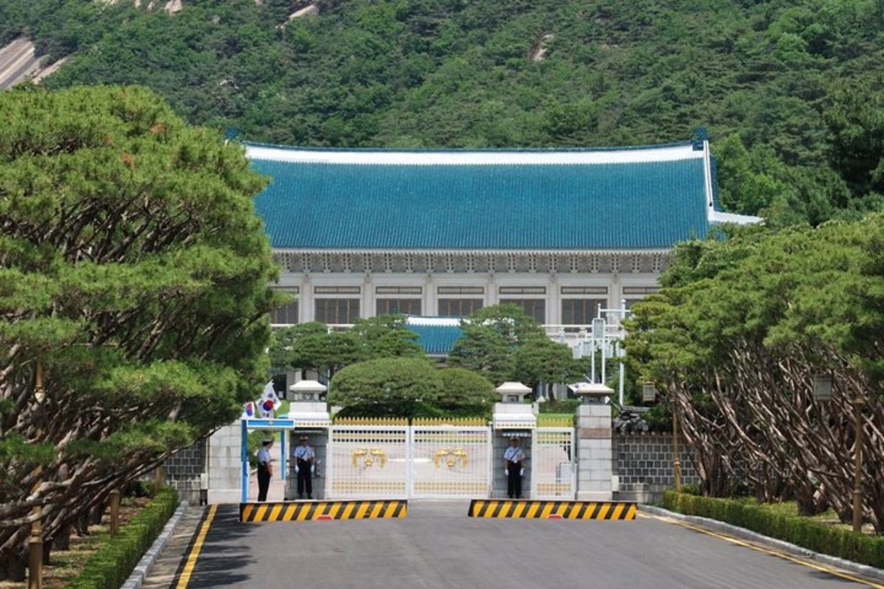 Tour turistico di Seul con il palazzo Gyeongbokgung, la N Seoul Tower e il villaggio Namsangol Hanok — 9