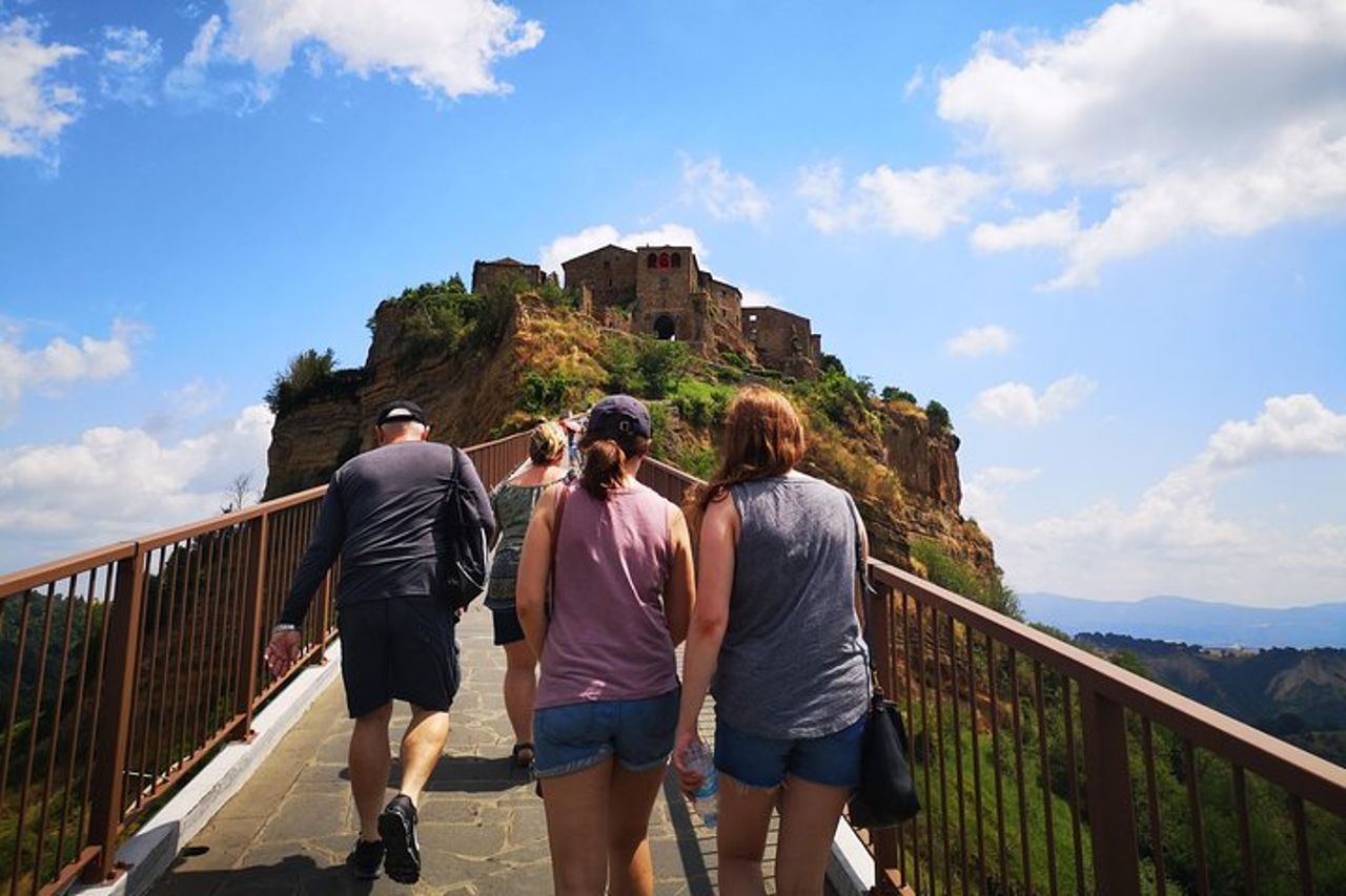 E-bike Experience Piccolo Gruppo da Orvieto a Civita con Pranzo — 3
