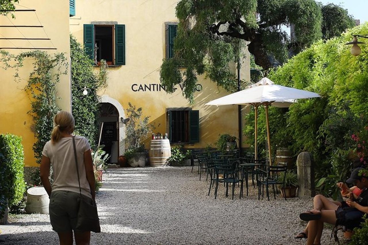 Degustazione Vini in Centro Storico a Lazise — 5