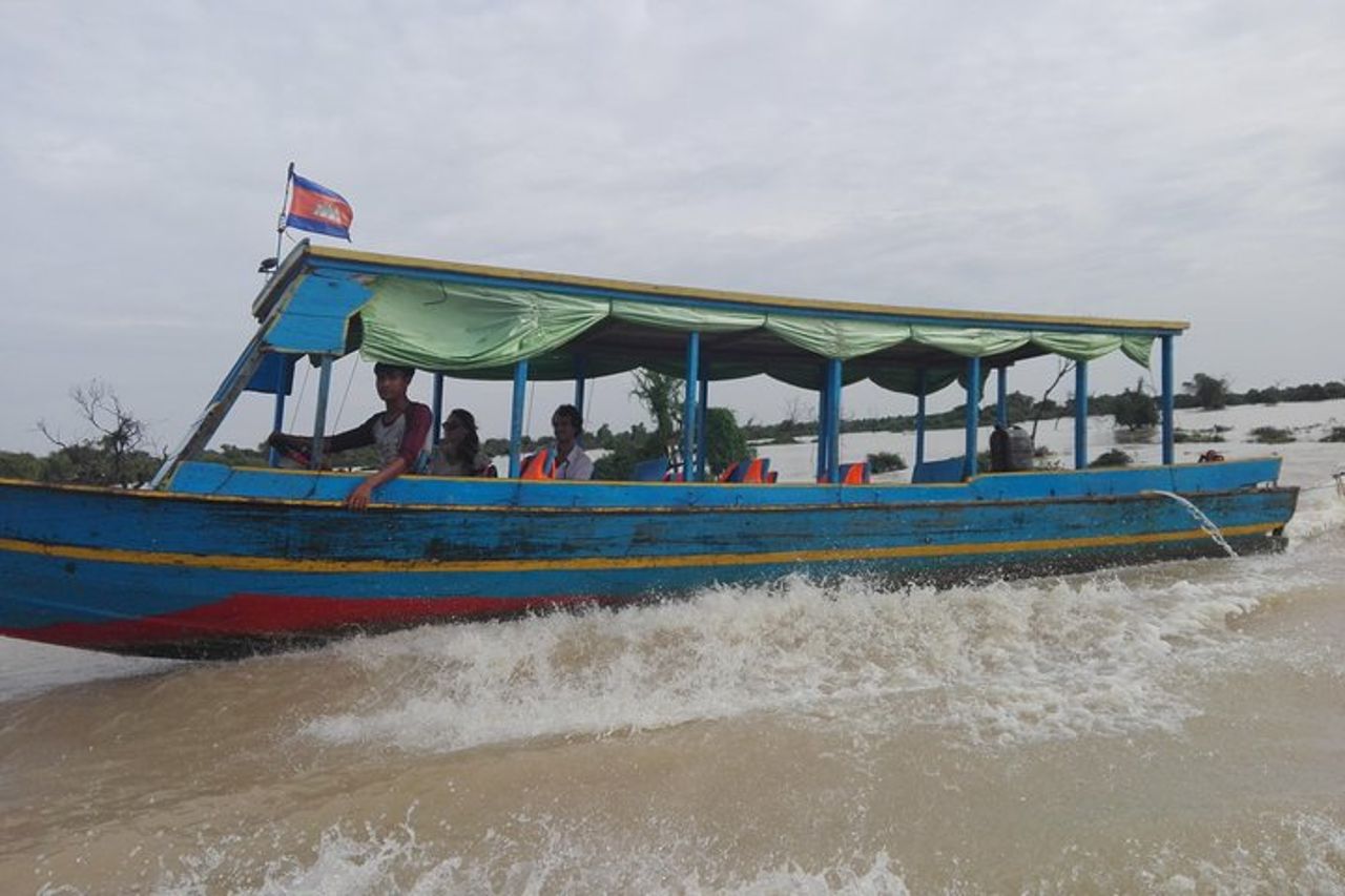 Tour del tempio di 3 giorni con cascata di Kulen + lago Tonle Sap — 4