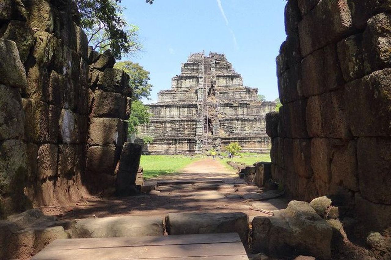 Tour di Preah Vihear, Koh Ker e Beng Mealea — 7