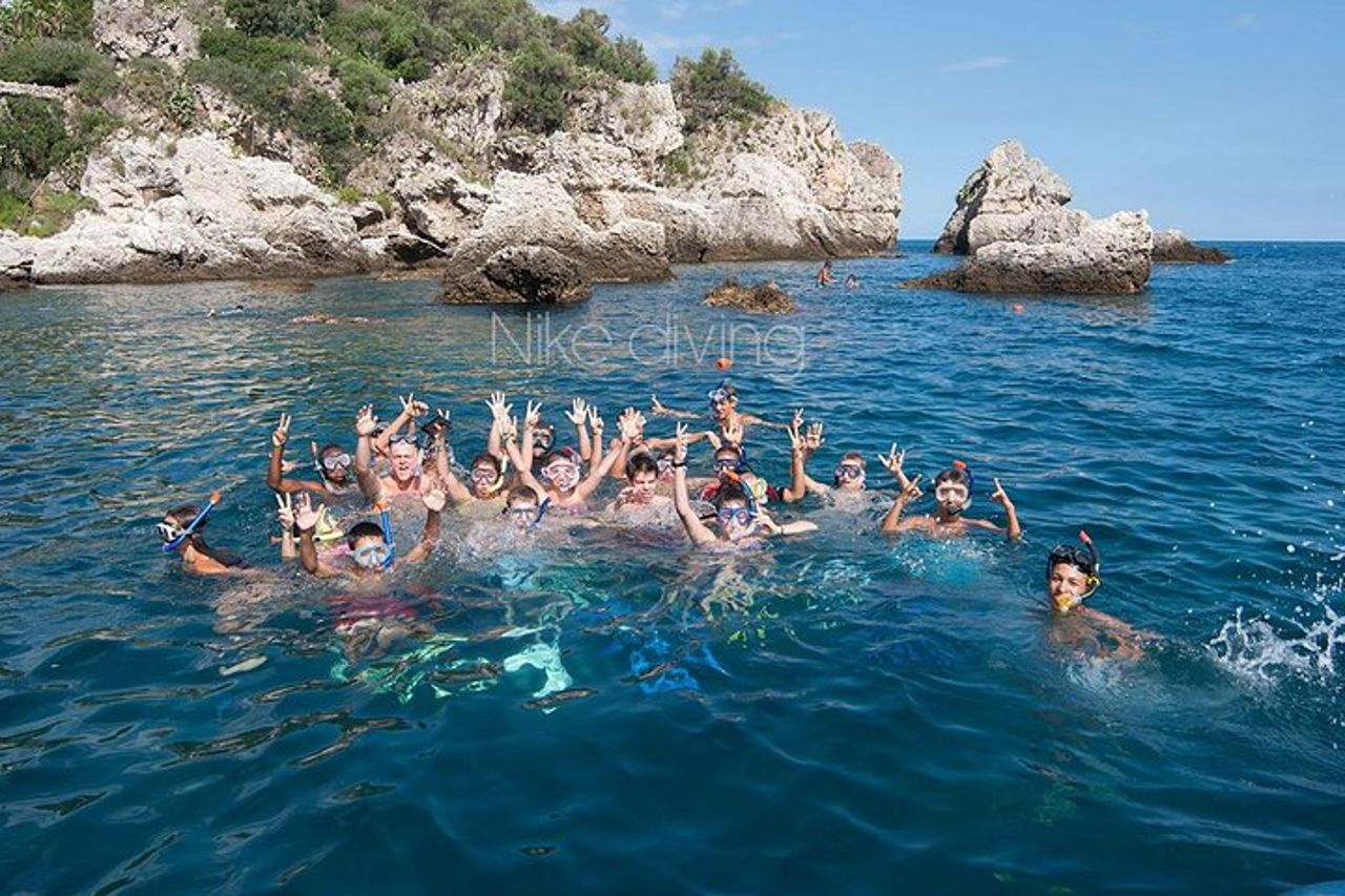 Tour di snorkeling nella Riserva Naturale Isola Bella