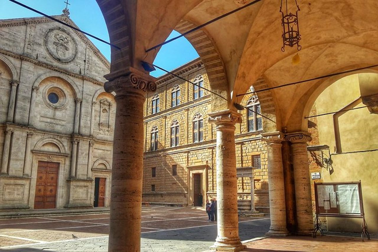 Grand Tour di Pienza, Montalcino, Montepulciano + degustazione di vini e formaggi