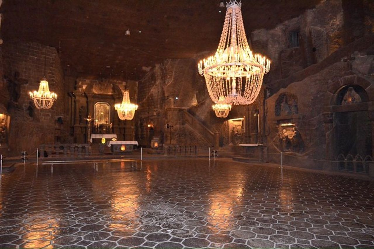 Miniera di sale a Wieliczka con trasporto privato, tour da Cracovia — 6