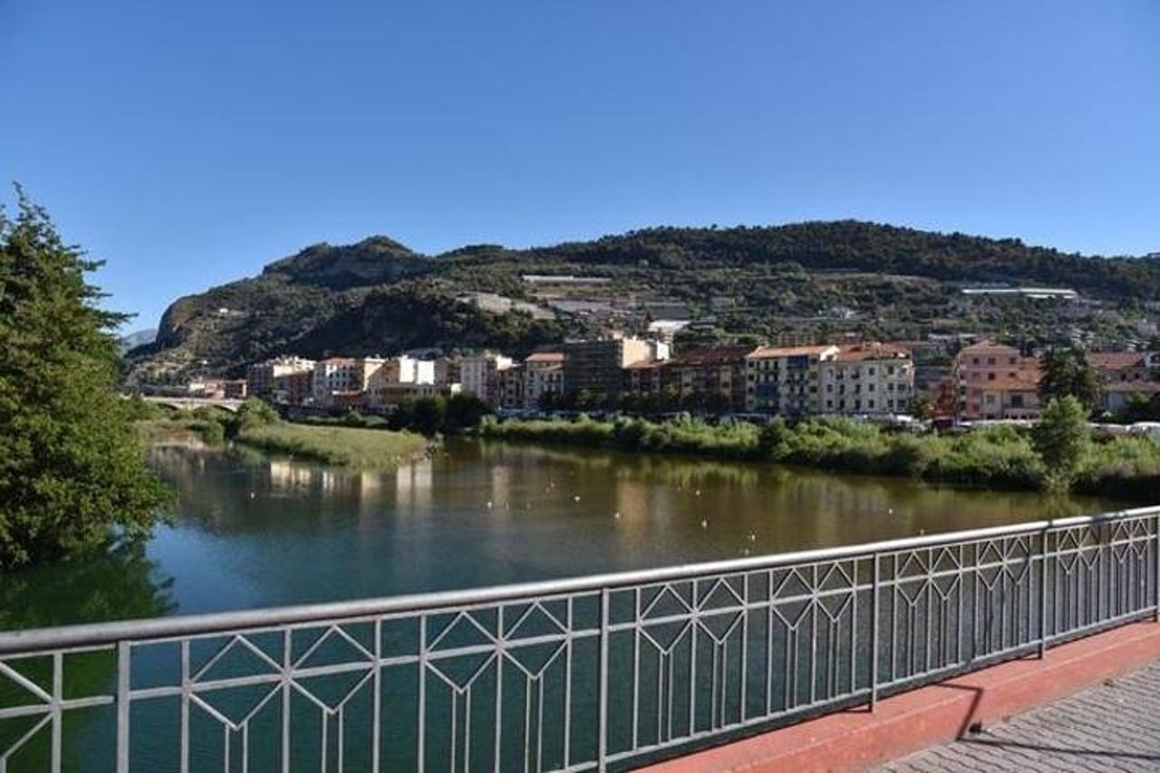 Tour di un giorno di shopping italiano per piccoli gruppi partendo da Nizza — 6