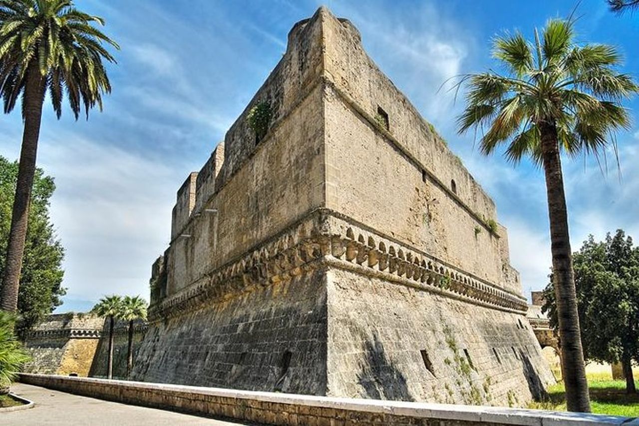 Tour delle fortificazioni di Bari: le difese della città e la loro storia — 4