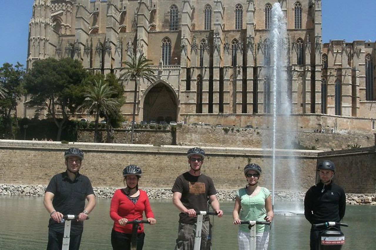 Tour in Segway a Palma de Mallorca che include la cattedrale di Palma e Portixol — 3