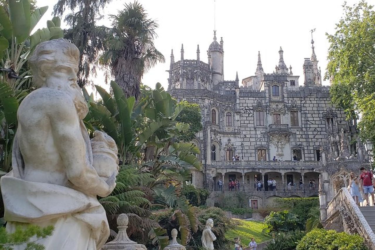 Da Sintra a Cascais: 2 palazzi, 4 siti, tour di 10 ore per piccoli gruppi — 6