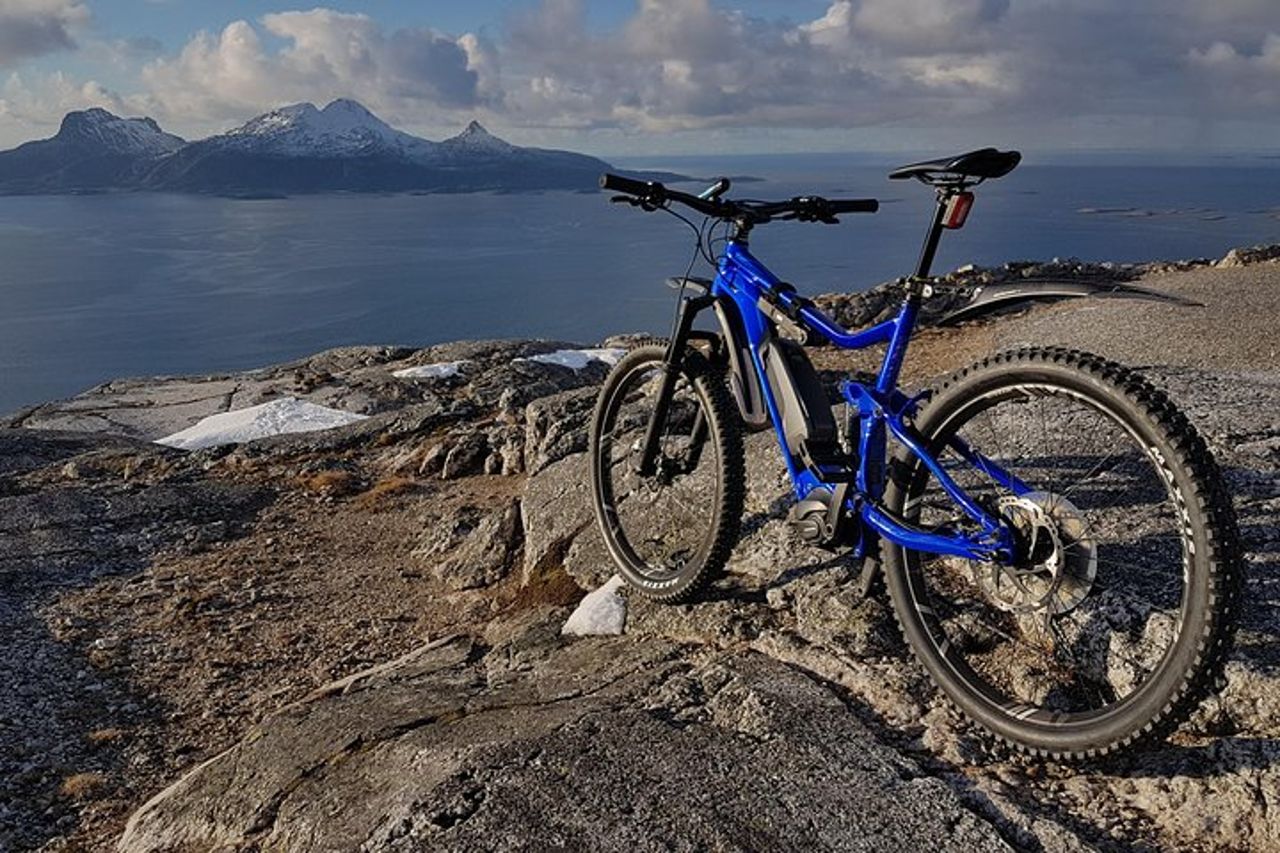 Tour in eBike al punto panoramico Keiservarden — 2