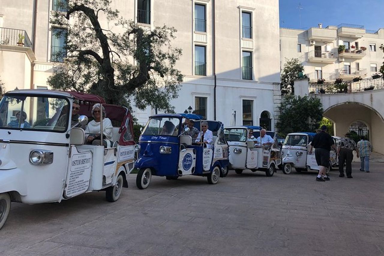 Tour Privato del Borgo Medievale di Ostuni in Tuk Tuk — 8