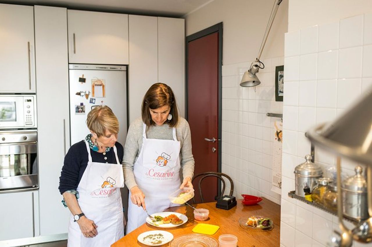 Esperienza culinaria presso la casa di un locale a Cella Monte con Show Cooking
