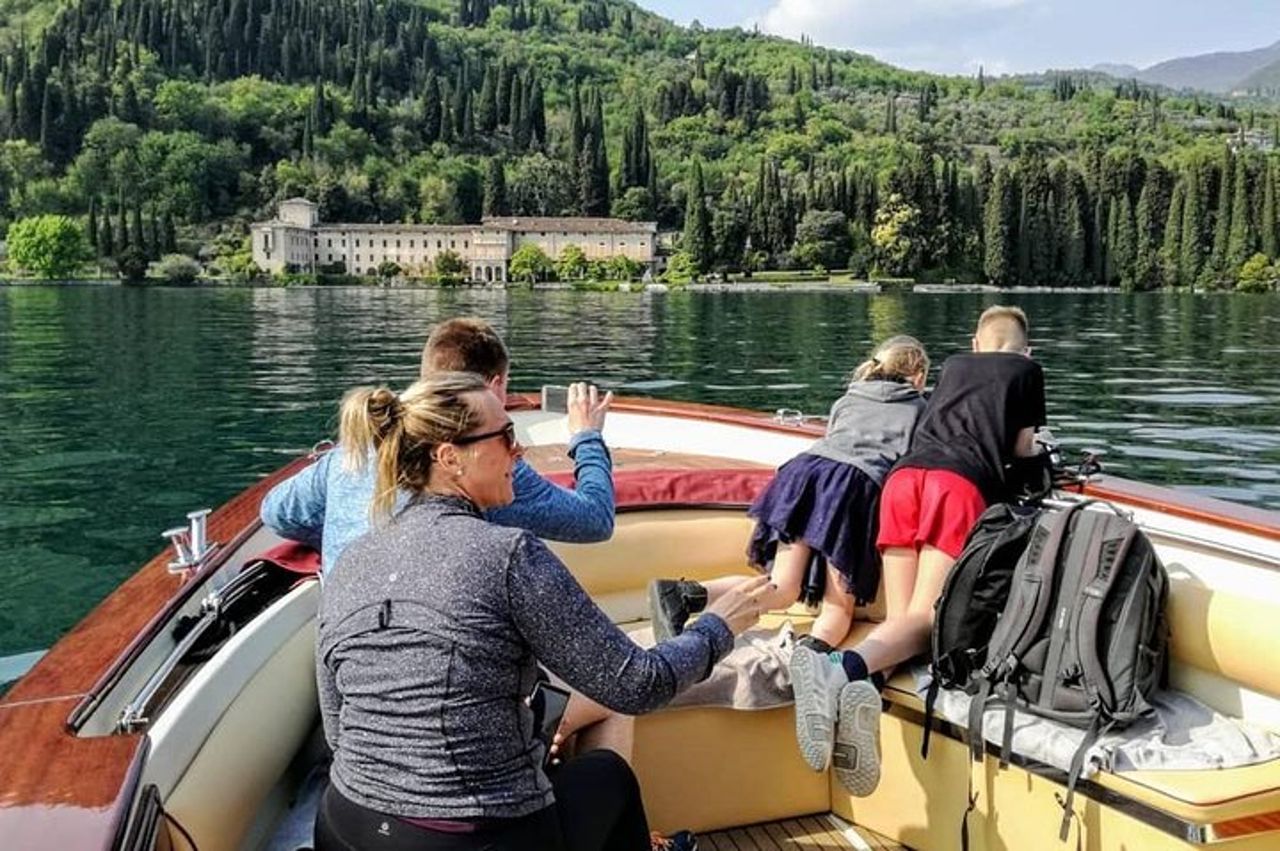 Tour privato in barca Isola del Garda e dintorni. — 5