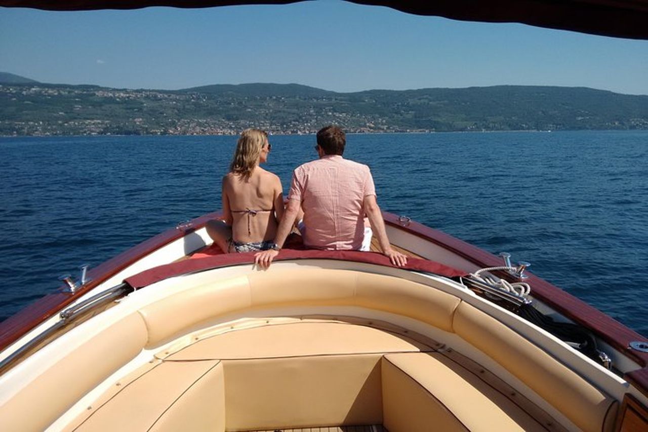 Tour privato in barca Isola del Garda e dintorni. — 6