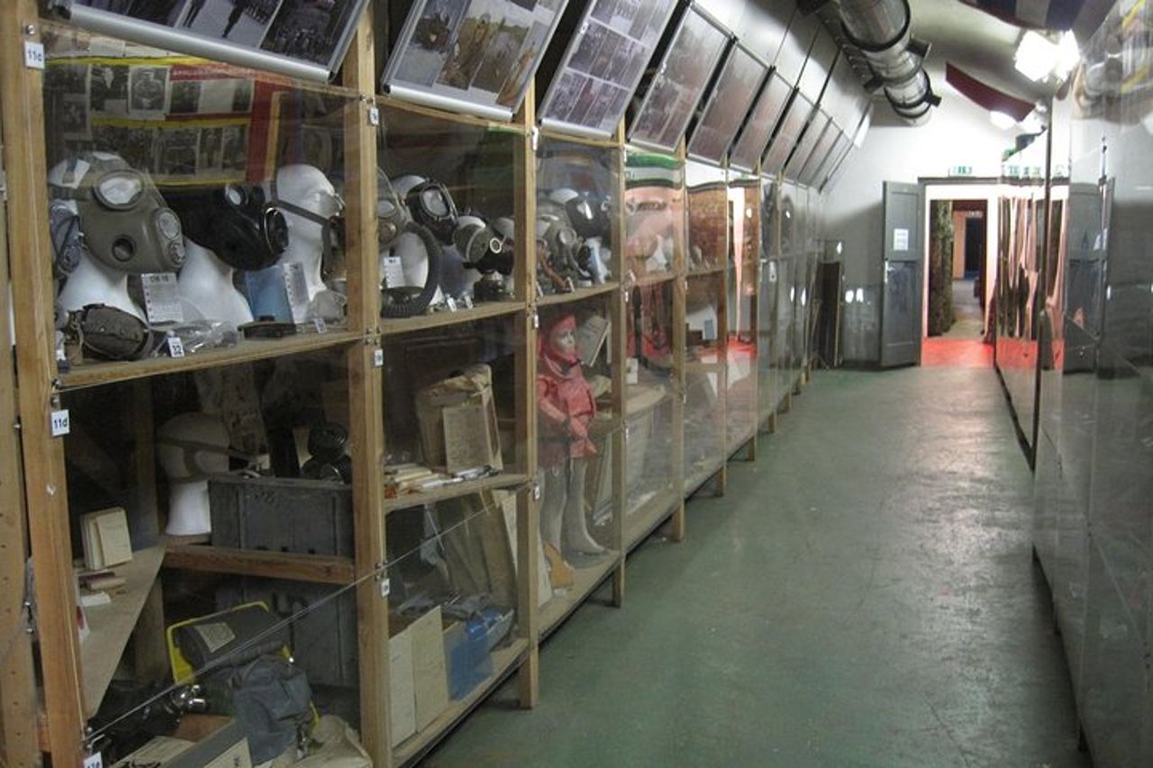 Storia del comunismo di Praga e tour del bunker nucleare — 5