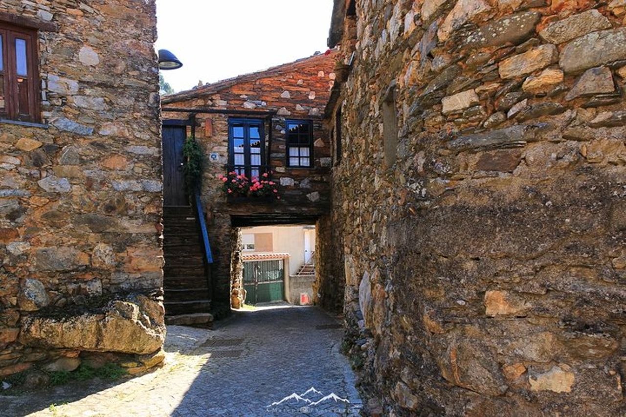 Villaggi di scisti sul monte Lousa — 4