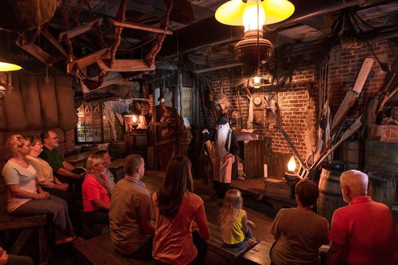 Savannah Ghosts & Gravestones Trolley Tour — 7