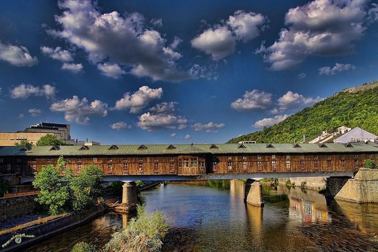 Tour a Lovech, grotta di Devetaki e cascate di Krushuna