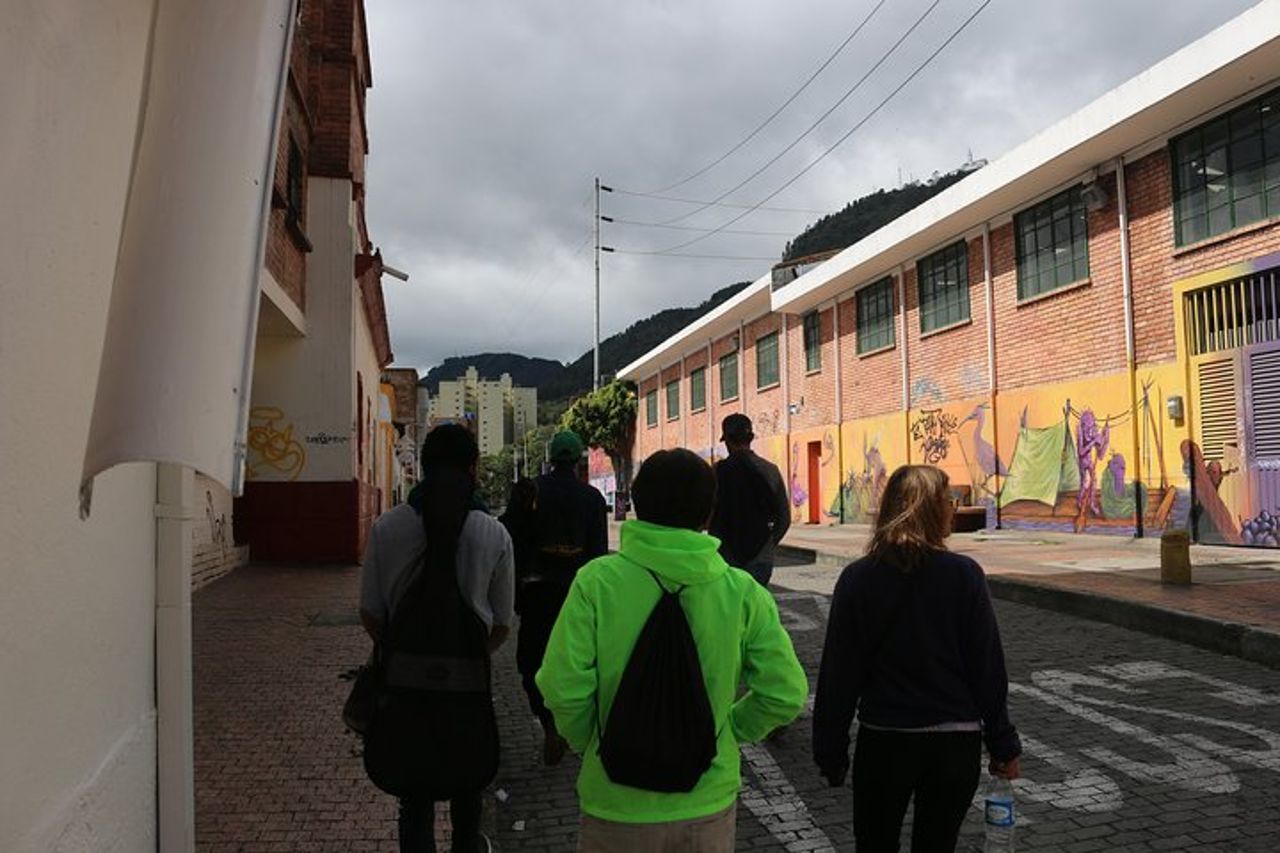 Tour dei graffiti a La Candelaria Bogotá — 7