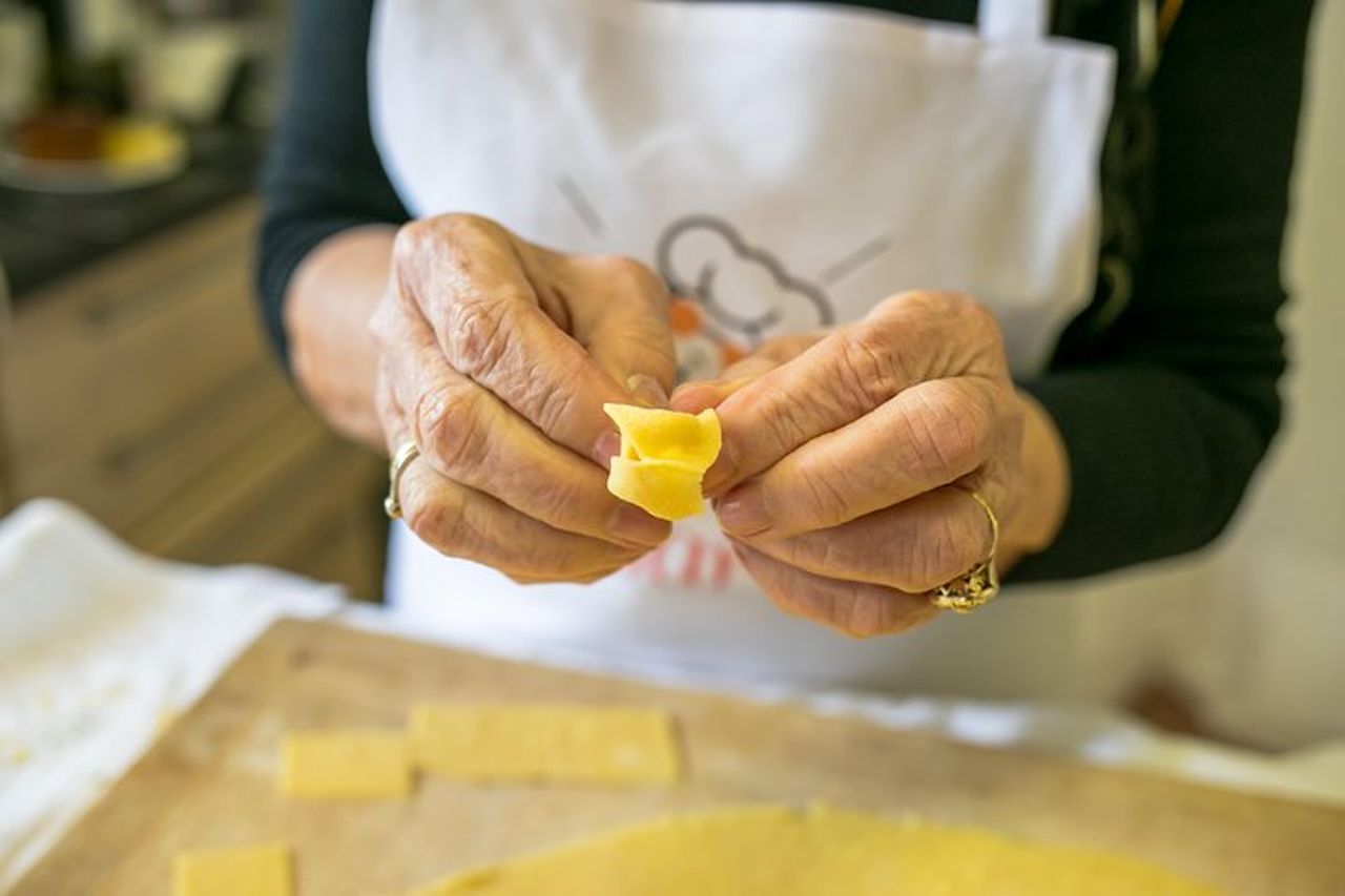 Cesarine: lezione di pasta e tiramisù per piccoli gruppi a Modena — 3