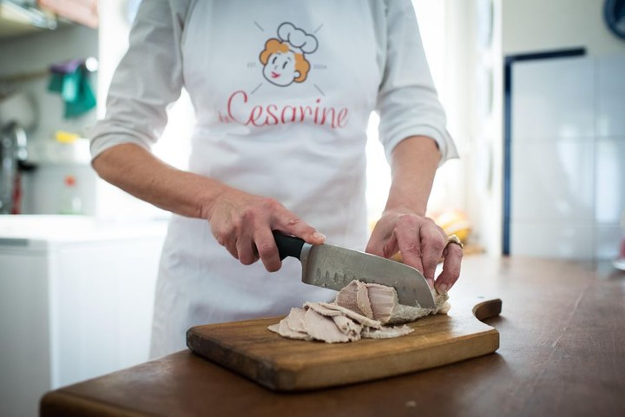 Tour del mercato per piccoli gruppi e lezione di cucina a Trento — 3