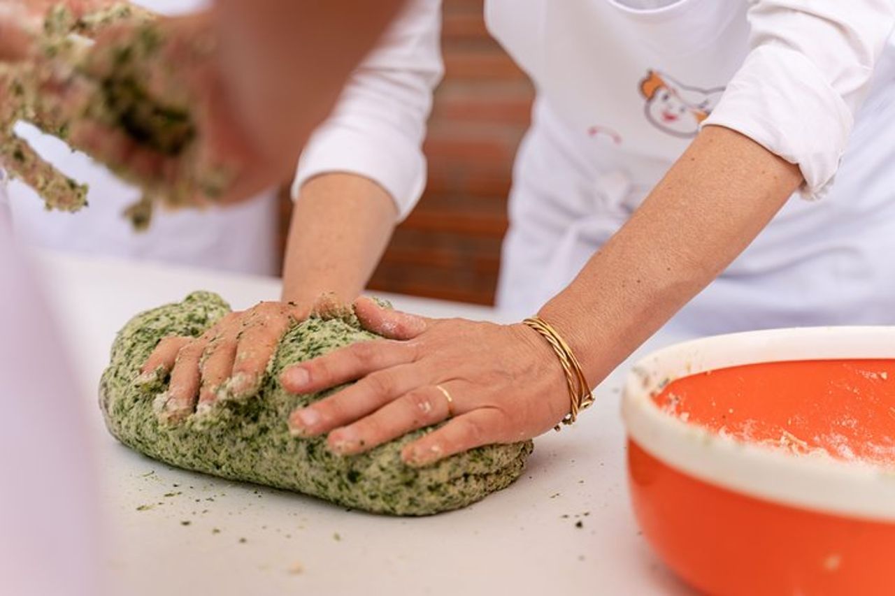 Tour del mercato per piccoli gruppi e lezione di cucina a Terni — 4