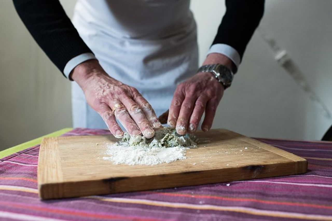 Tour del mercato per piccoli gruppi e lezione di cucina a Todi — 5