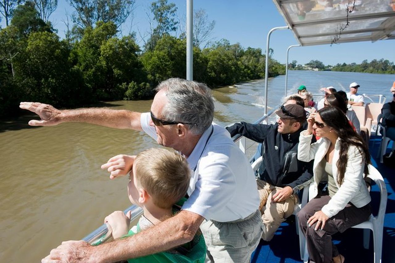 Crociera sul fiume Brisbane con ingresso al santuario Lone Pine Koala — 3