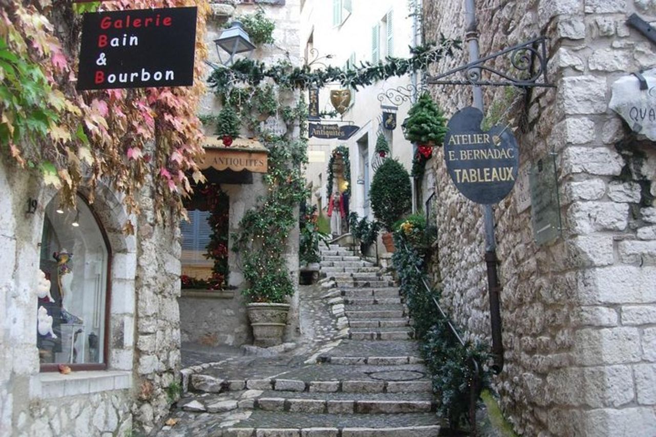 Tour privato di mezza giornata a Cannes, Antibes e St Paul de Vence — 3