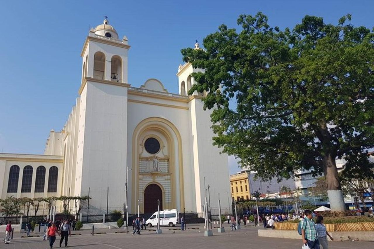 Express Tour Centro Storico San Salvador — 2