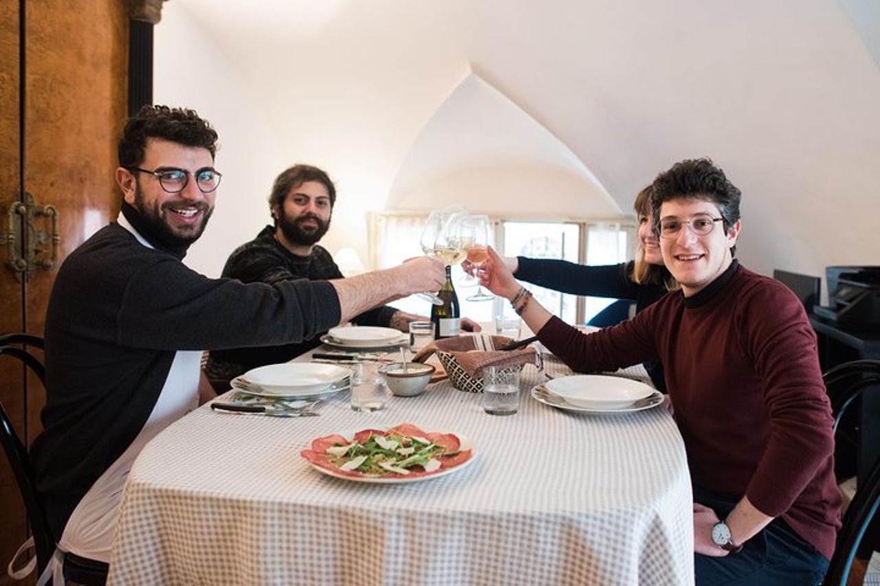 Cesarine: caccia al tartufo e lezione di cucina con un locale ad Asti — 8
