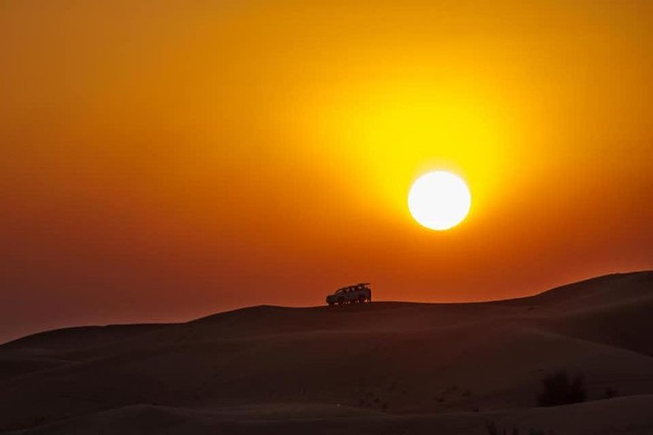Doha Night Desert Safari Camel Ride Dune Bashing con trasferimento — 9