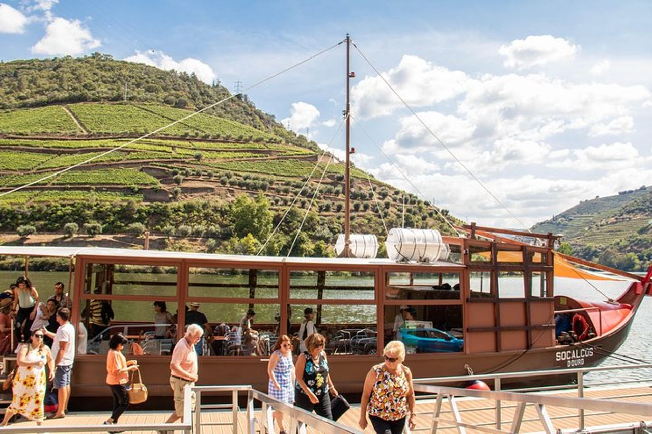 Tour completo del vino della Valle del Douro con pranzo, degustazioni di vini e crociera sul fiume — 7