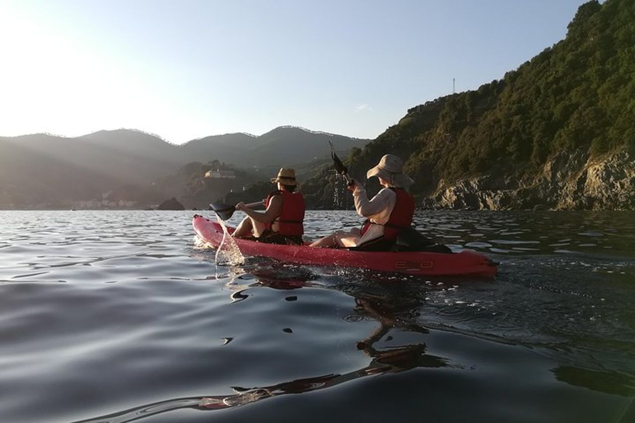 Gita in kayak di mezza giornata alle Cinque Terre da Monterosso — 4