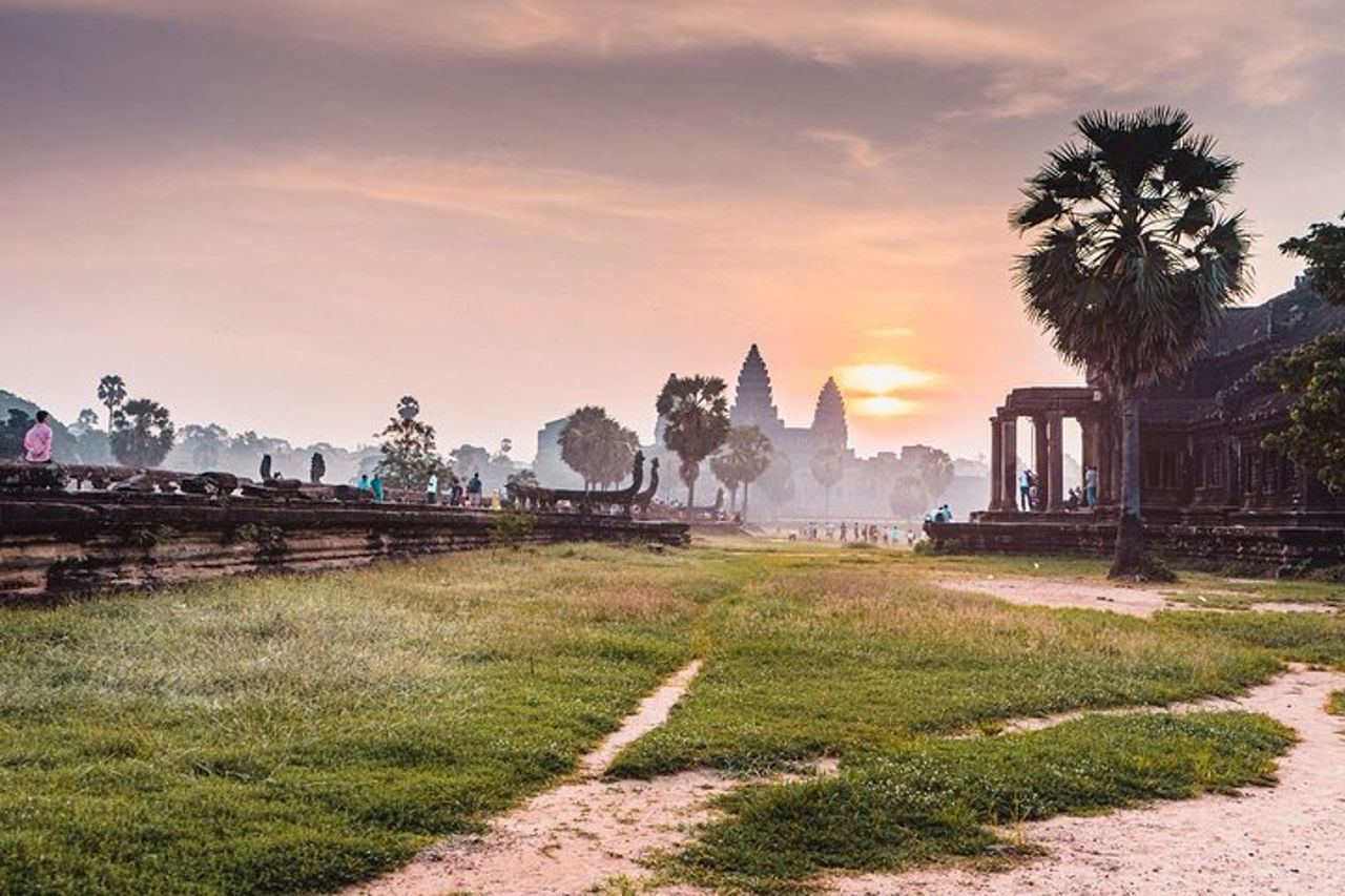 Tour all'alba per piccoli gruppi di Angkor Wat da Siem Reap — 3