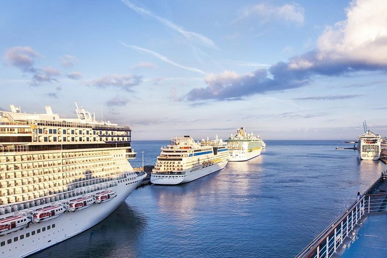 Trasferimento privato di lusso dal porto di Civitavecchia all'aeroporto di Fiumicino — 2