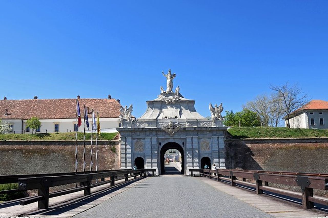 Tour a lume di candela di Alba Iulia - Esperienza all'aperto — 3