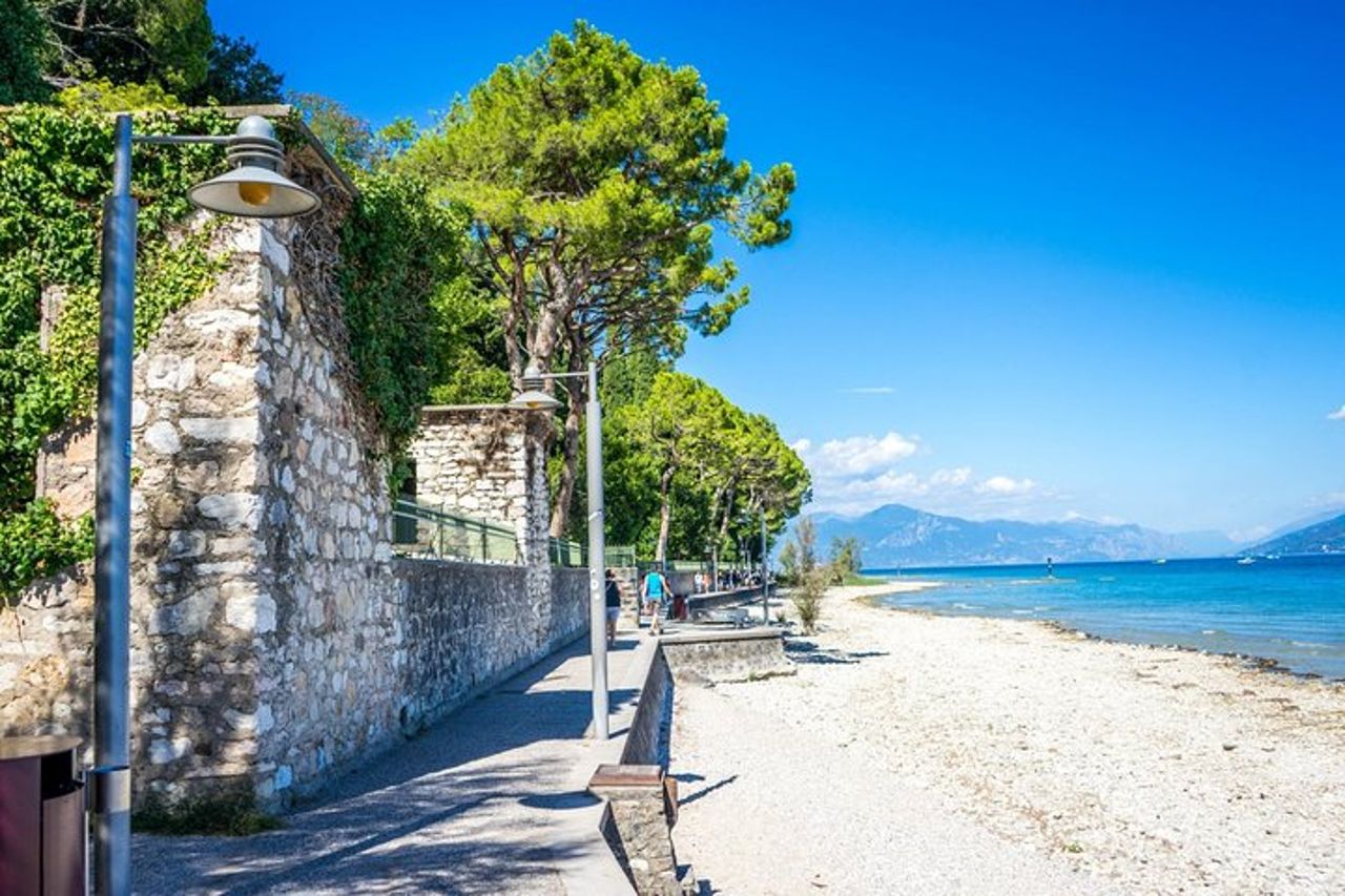 Fuga dalla città: gita privata di un giorno al Lago di Garda orientale in auto — 5