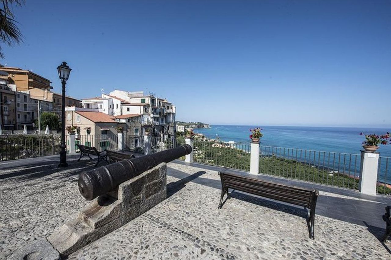 Walking Tour a Tropea — 6