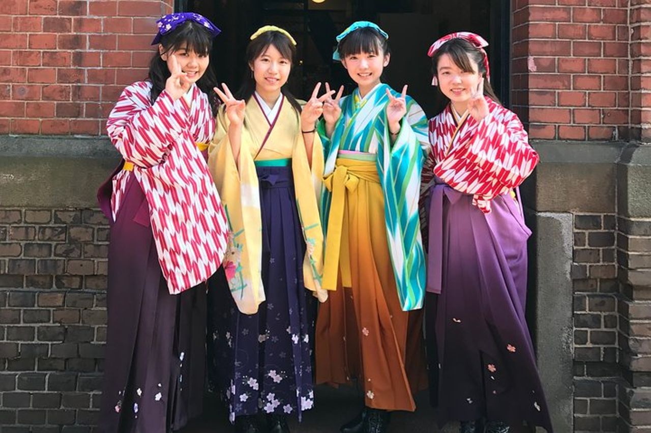 Esperienza Time Slip a Hakodate con il kimono "Hakama"