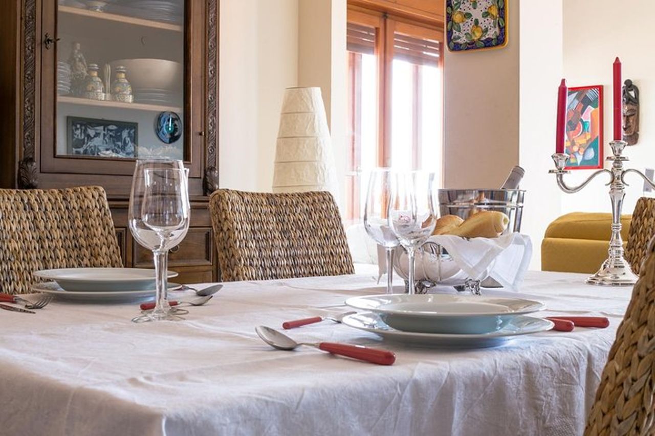 Cesarine: lezione di cucina casalinga e pasto con un locale a Ferrara — 4
