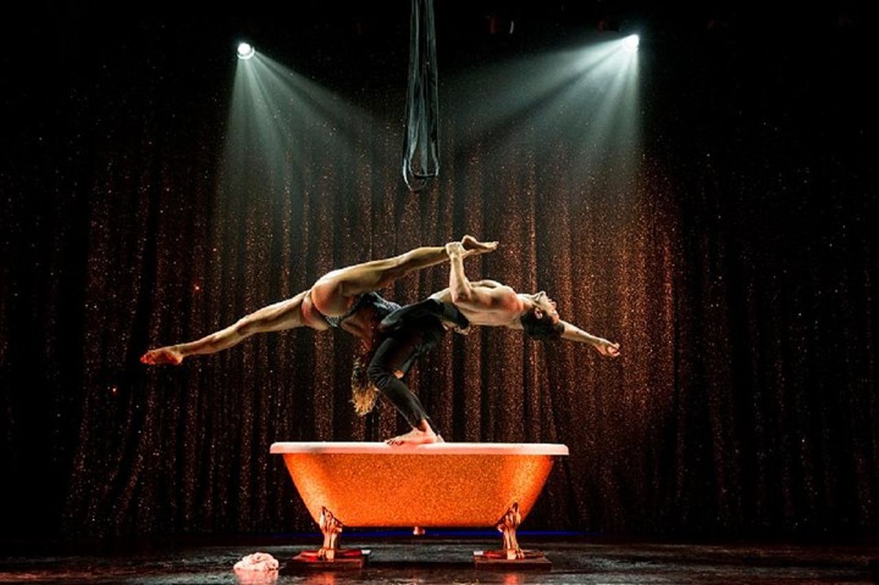 Spettacolo di cabaret latino Paris Paradis con champagne — 6