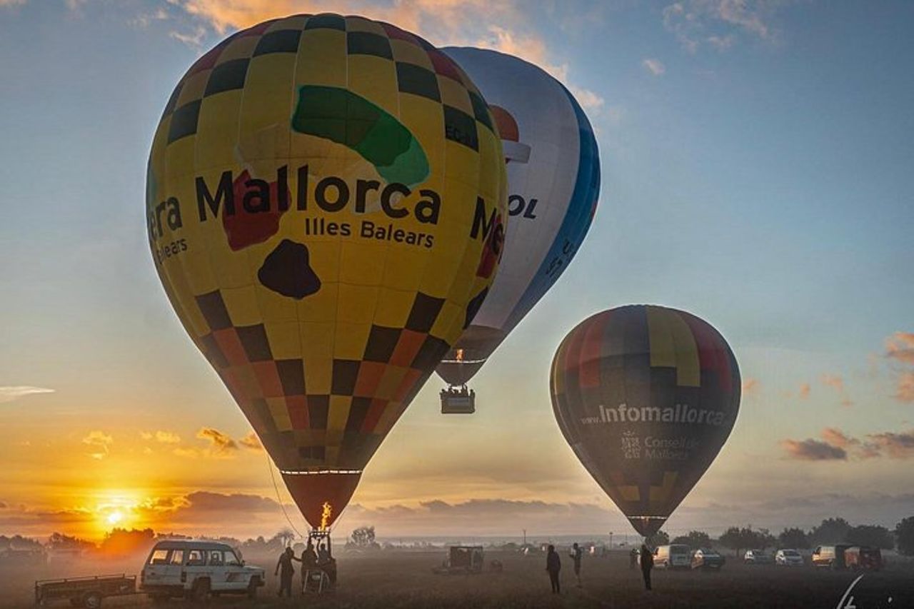Tour romantico in mongolfiera all'alba a Maiorca — 5