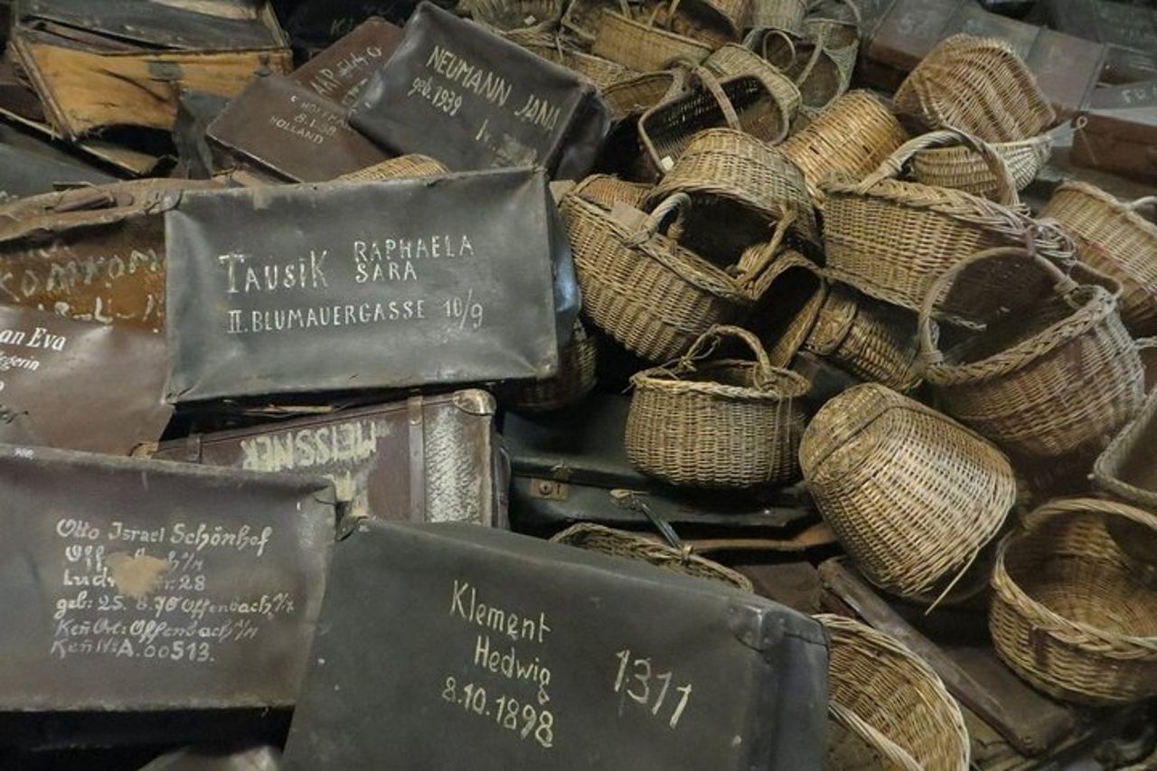 Tour di un giorno ad Auschwitz e Birkenau da Cracovia con trasferimento privato — 6