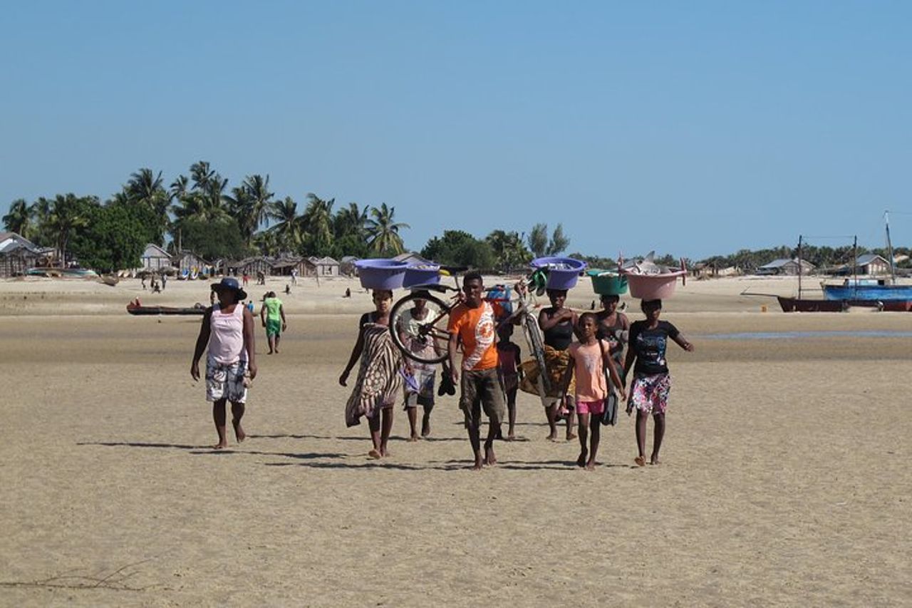 Madagascar 7 giorni Baobabs and Lemurs Tour — 8