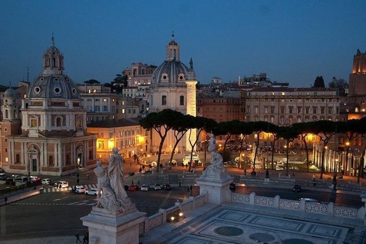Vespa Tour con autista Rome By Night 3 ore — 3